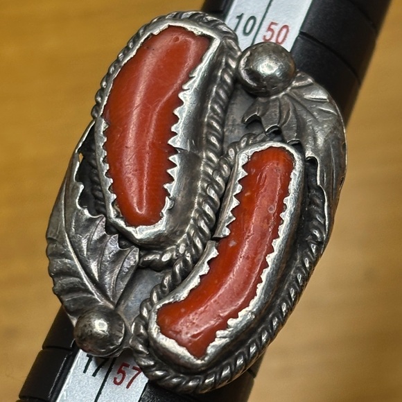 Silver Navajo Coral Ring Floral Details - Picture 4 of 5